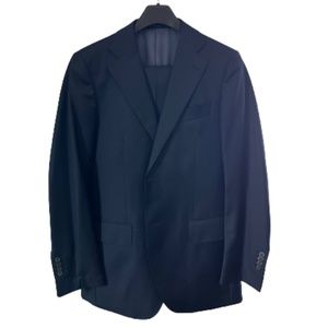 Suitsupply Navy Suit + 5 FREE shirts